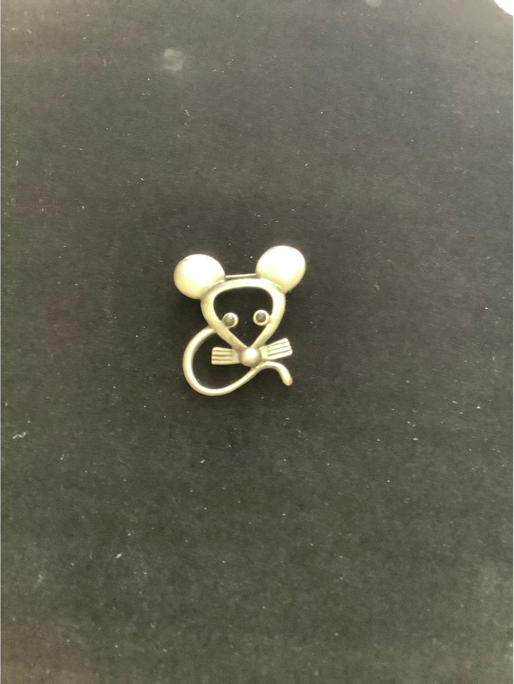 Vintage Style Silver Tone Mouse Brooch Pin Faux Pearl Ears Whiskers Curly Tail